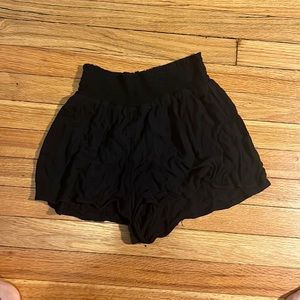 URBAN OUTFITTERS black flowy shorts